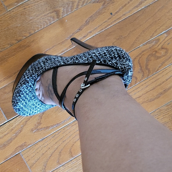 Shoes - Picture 8 of 8